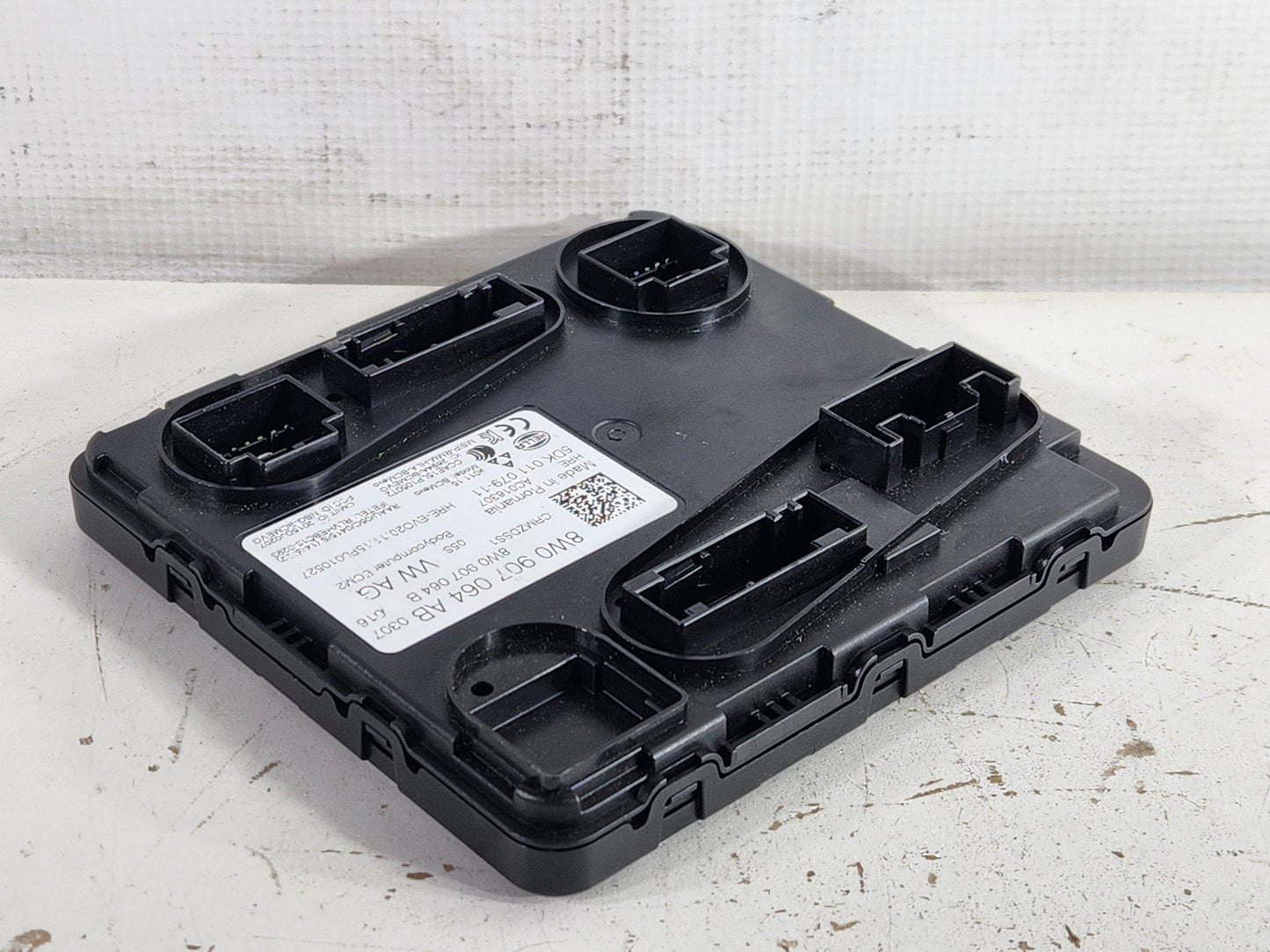 Audi A4 B9 Genuine BCM Body Control Module Unit 8W0907064AB