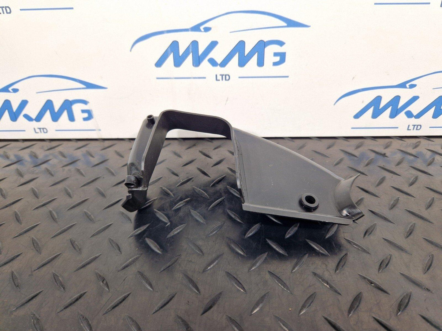 16-23 AUDI A5 F5 SPORTBACK LEFT LIFTGATE BACK DOOR HINGE CORNER COVER 8W8827279