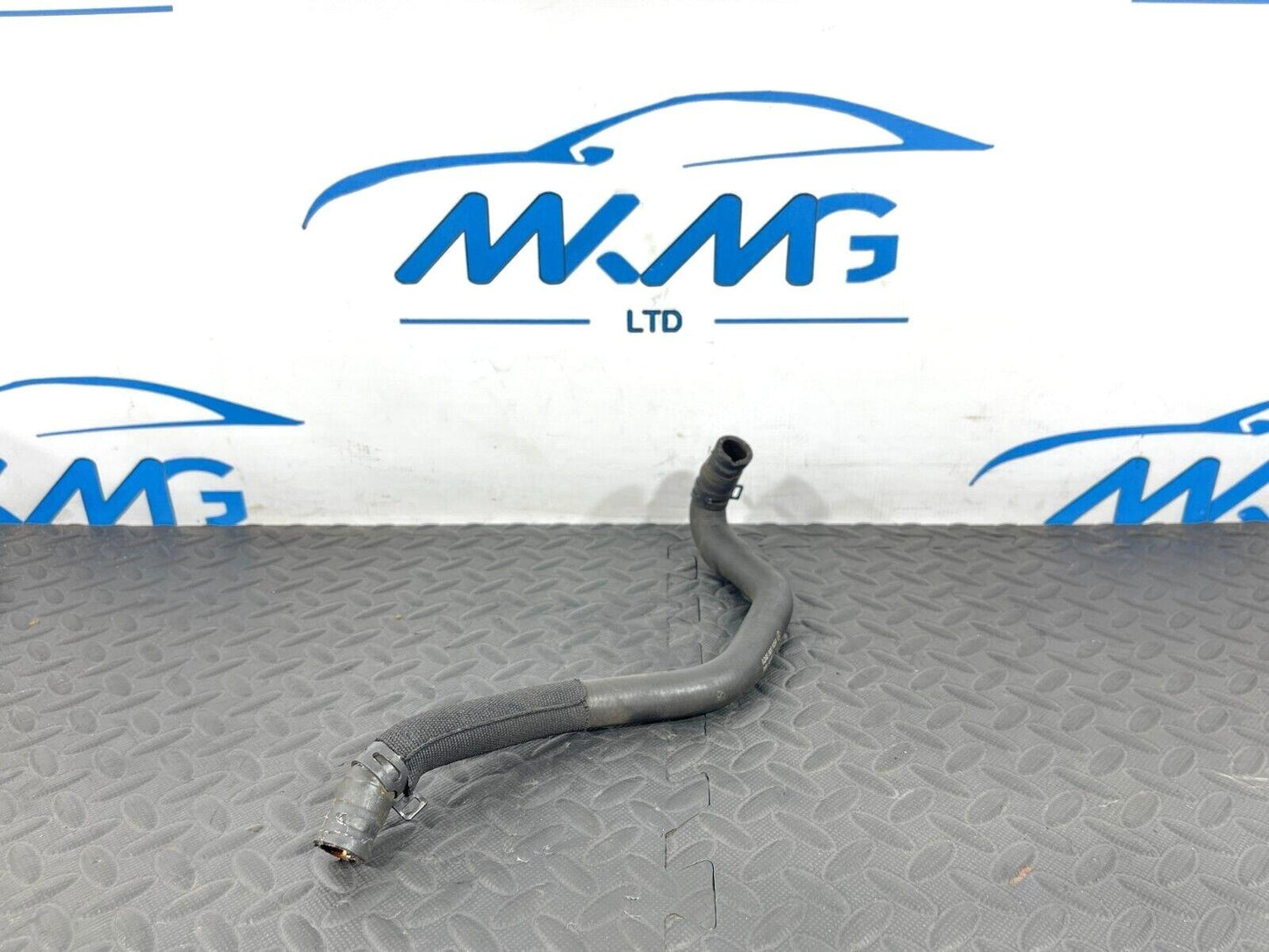 13-19 MERCEDES BENZ CLA C117 GENUINE OIL COOLER PUMP COOLANT HOSE A2465011258
