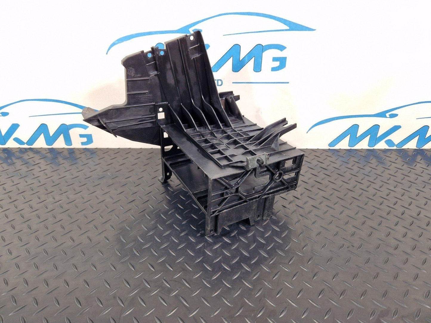 12-17 AUDI S5 CONVERTIBLE MULTIMEDIA UNIT BRACKET MOUNT HOLDER 8F0035313A