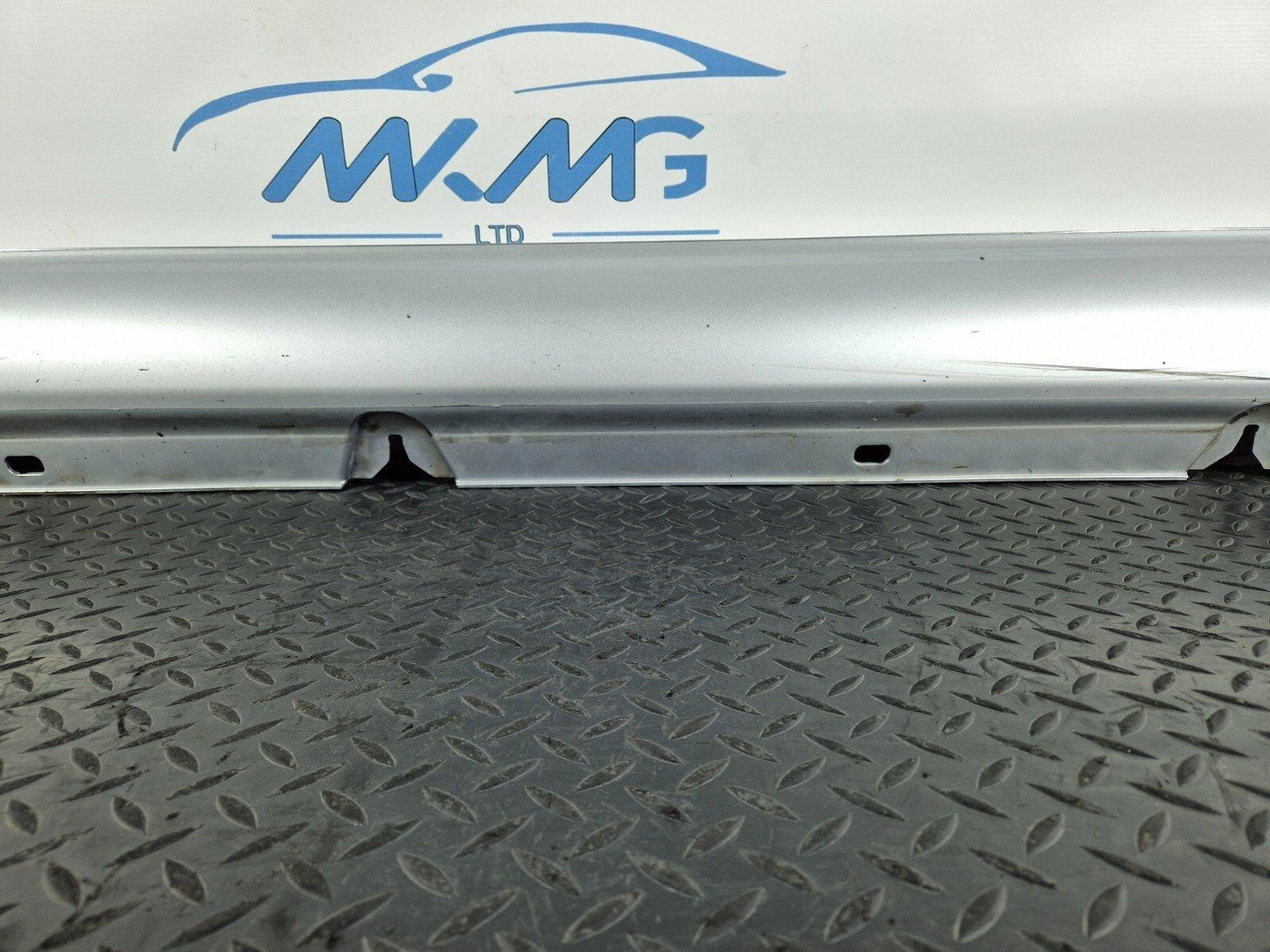 14-21 MERCEDES BENZ C CLASS SALOON W205 LEFT SIDE SKIRT IN SILVER A2056907102