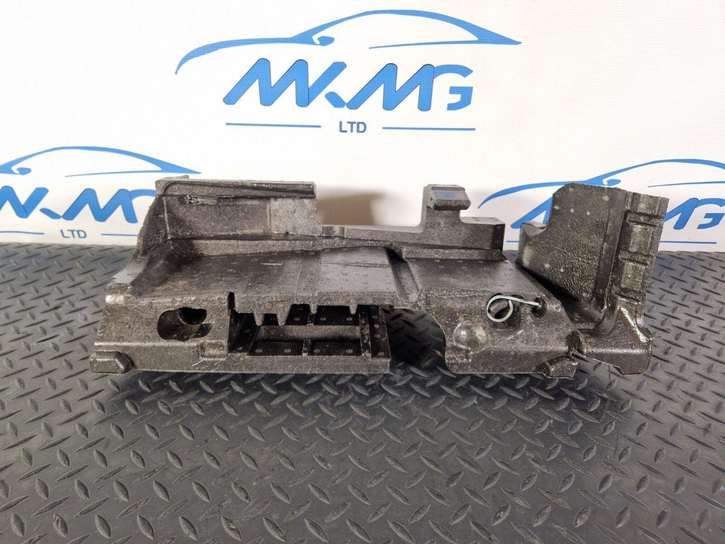 12-17 AUDI Q5 S-LINE 8R TOOL KIT HOLDER TOOLBOX 8R0012109F