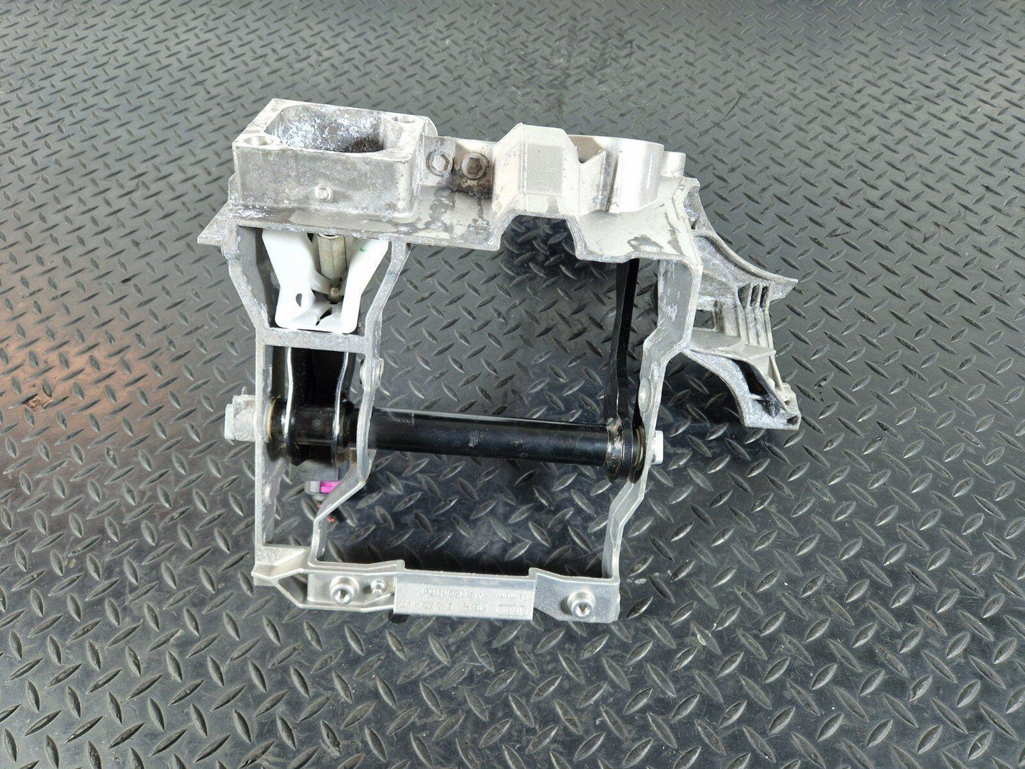 12-18 AUDI A6 C7 GENUINE BRAKE CLUTCH PEDAL ASSEMBLY 8K2721117