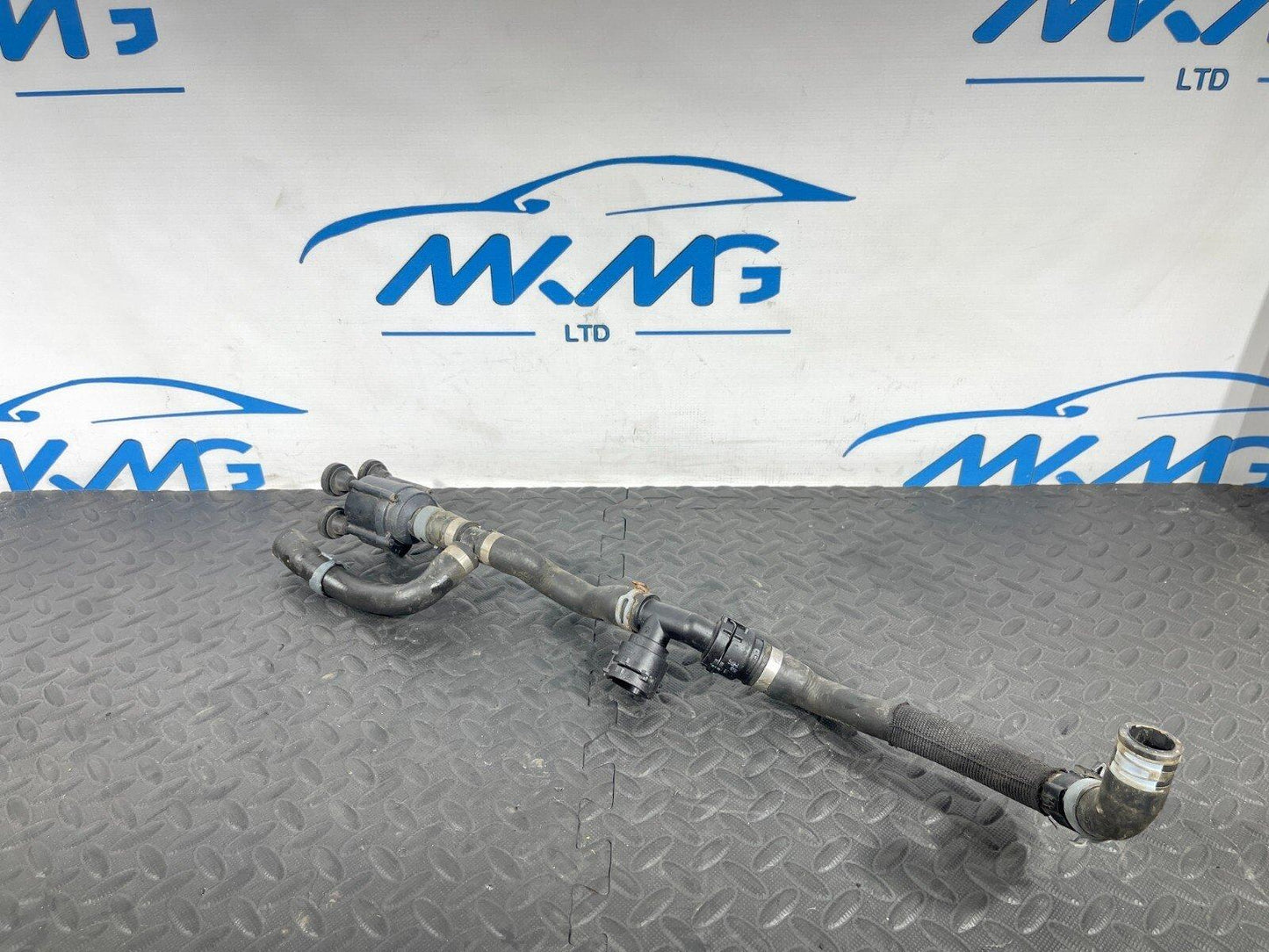16-19 AUDI A4 B9 AVANT GENUINE AUXILIARY WATER COOLANT PIPE HOSE