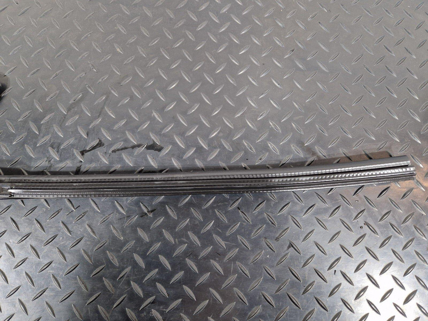 16-24 AUDI A5 F5 CONVERTIBLE LEFT INNER WINDOW APERTURE SEAL 8W7839479