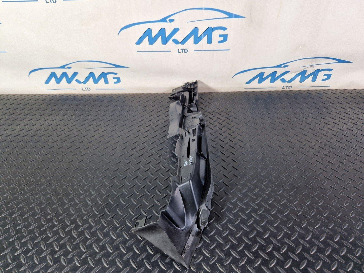 16-24 AUDI A5 F5 COUPE FRONT RIGHT WING FENDER SEAL TRIM 8W6821170C