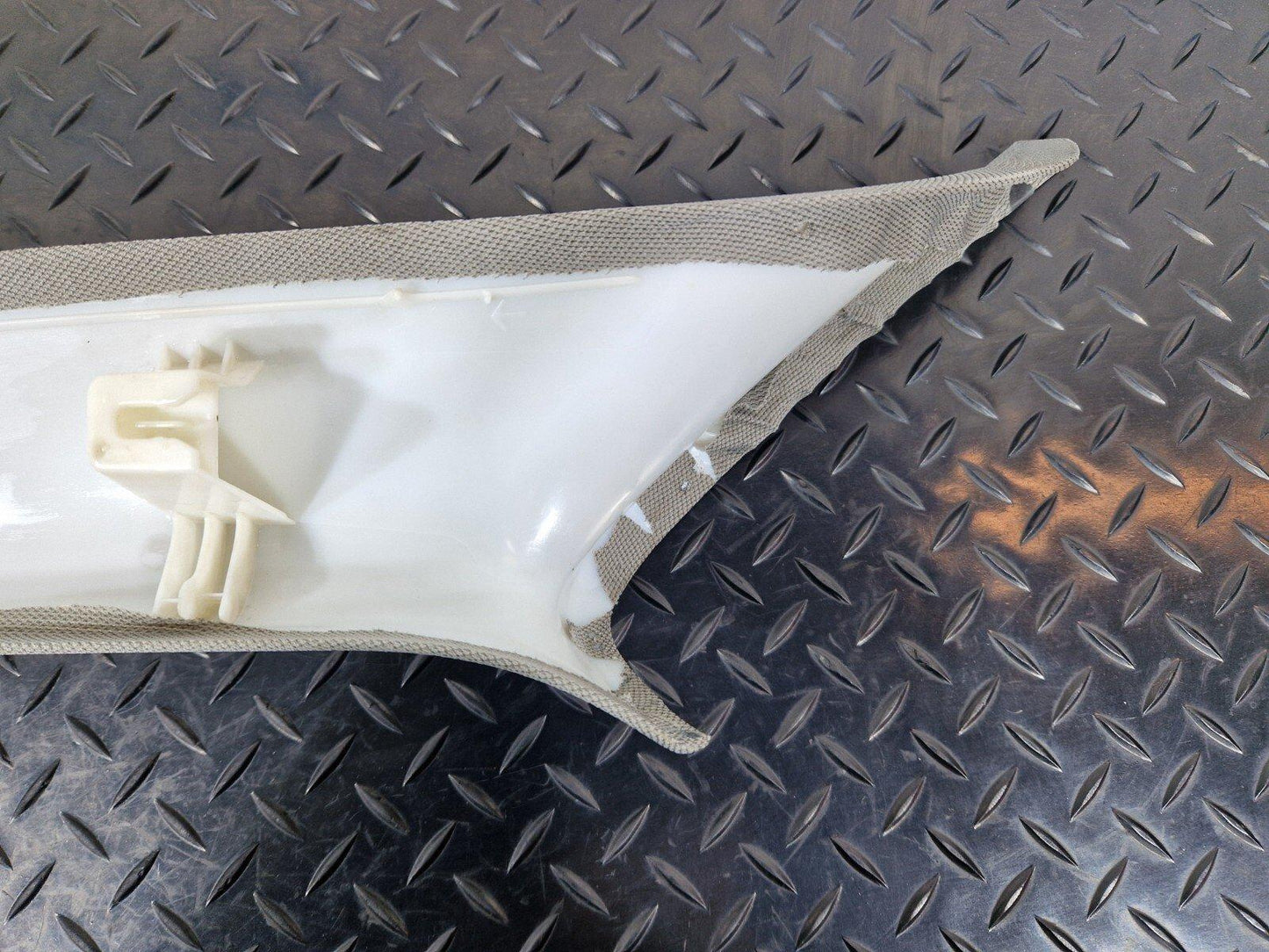 BMW 2 SERIES GRAN TOURER F45 F46 FRONT RIGHT DRIVER SIDE A-PILLAR TRIM 7329584
