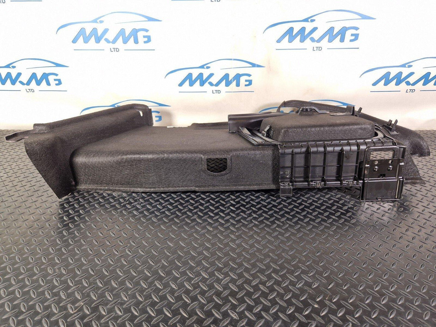 16-19 AUDI A4 B9 GENUINE REAR PASSENGER SIDE BOOT TRIM PANEL 8W5863879