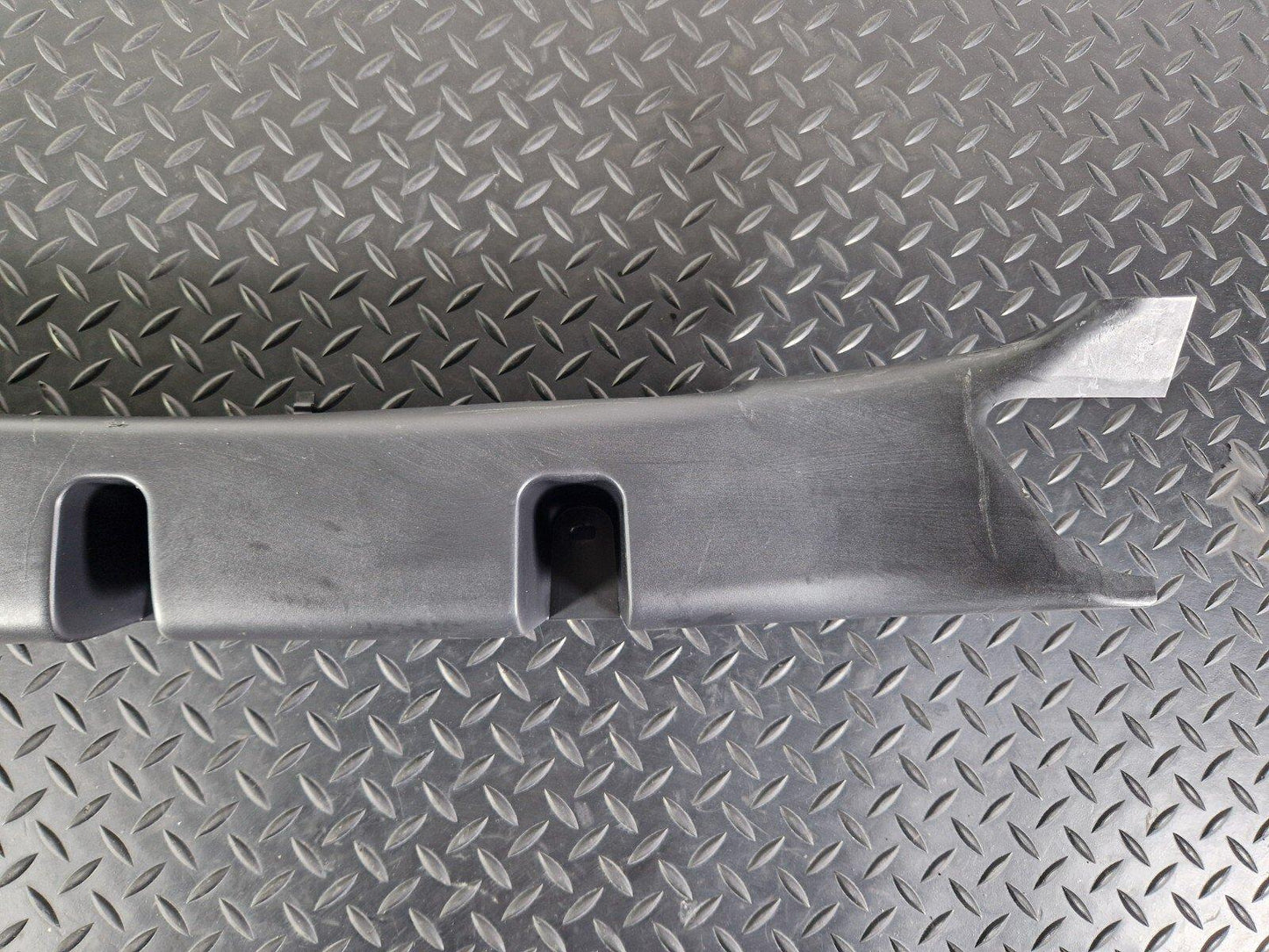 18-ON MERCEDES-BENZ SPRINTER W907 W910 CABLE DUCT GUIDE BRACKET A9078211200