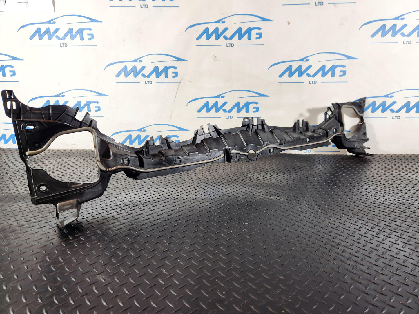 Mercedes-Benz B200d B-Class W247 Front Cowl Air Inlet Cover Guide A2478304400