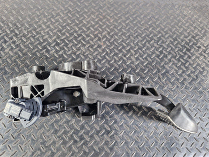 19-ON MERCEDES BENZ A CLASS EQ W177 ELECTRIC BRAKE PEDAL A2472903800