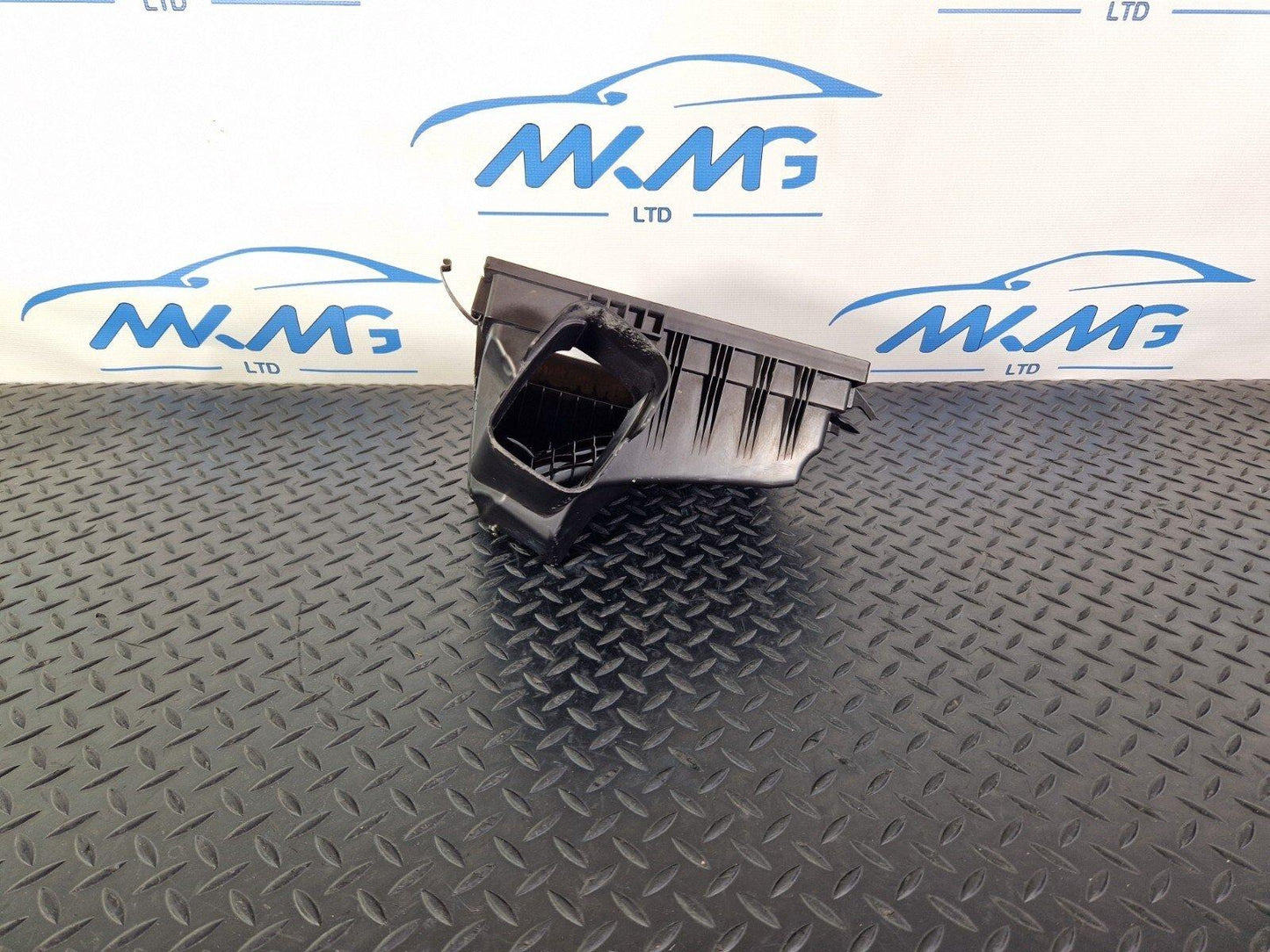 14-16 BMW 2 SERIES F22 GENUINE ENGINE AIR FILTER BOX 7602642