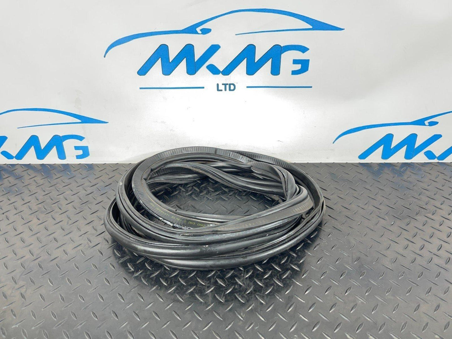 BMW 3 SERIES F31 GASKET SEAL RUBBER TAILGATE BOOTLID TRUNK 7263092