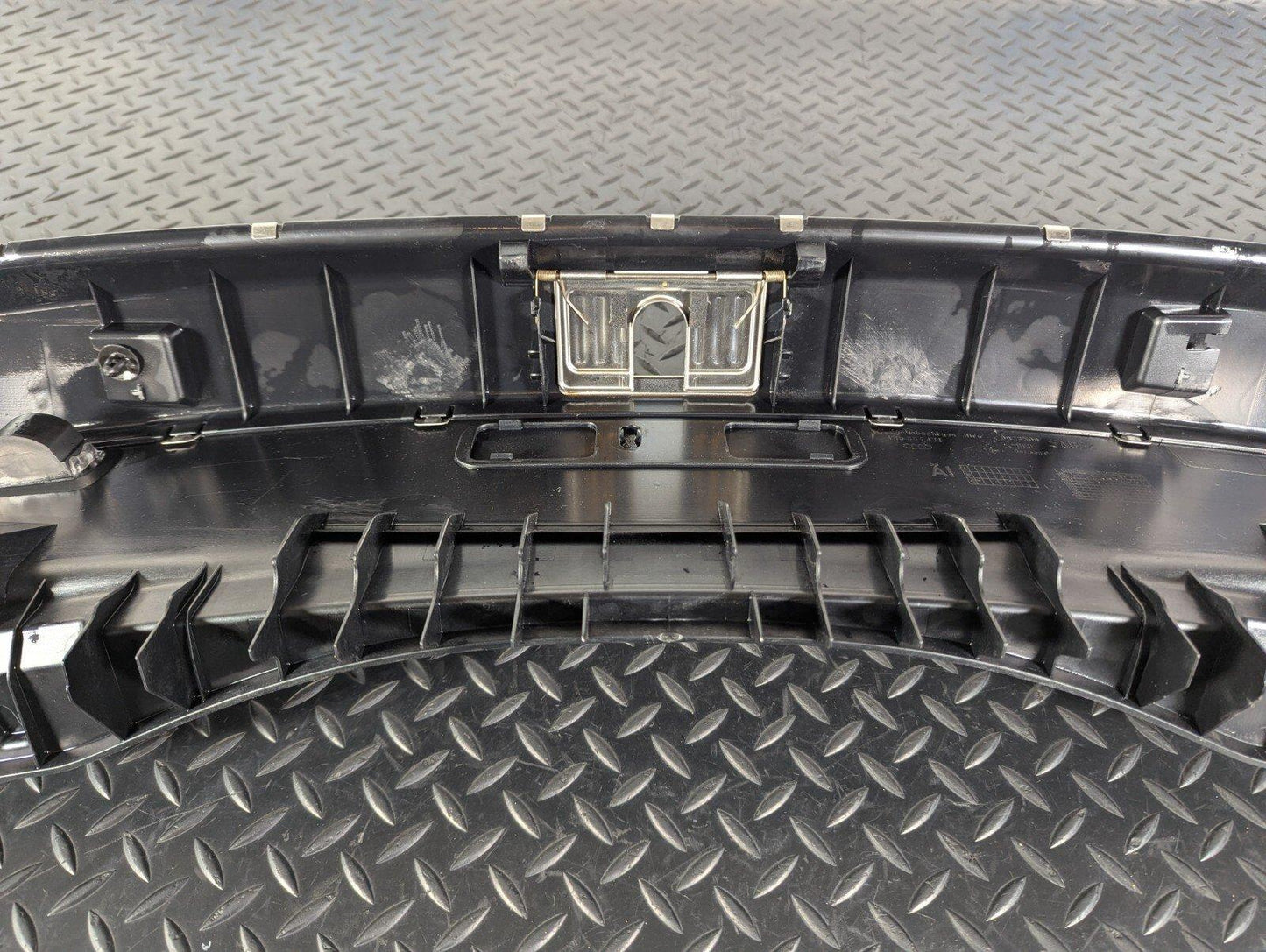 10-17 AUDI A8 4H REAR BOOT CHROME LOADING COVER PANEL TRIM 4H0863471