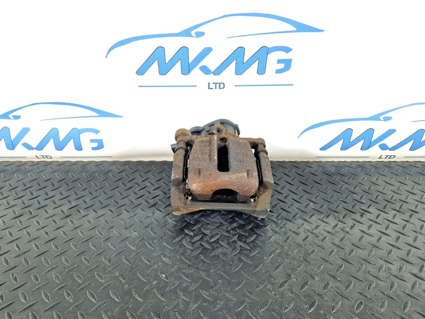 15-18 AUDI A7 4G GENUINE REAR RIGHT O/S/R/ COMPLETE BRAKE CALIPER 32337647D