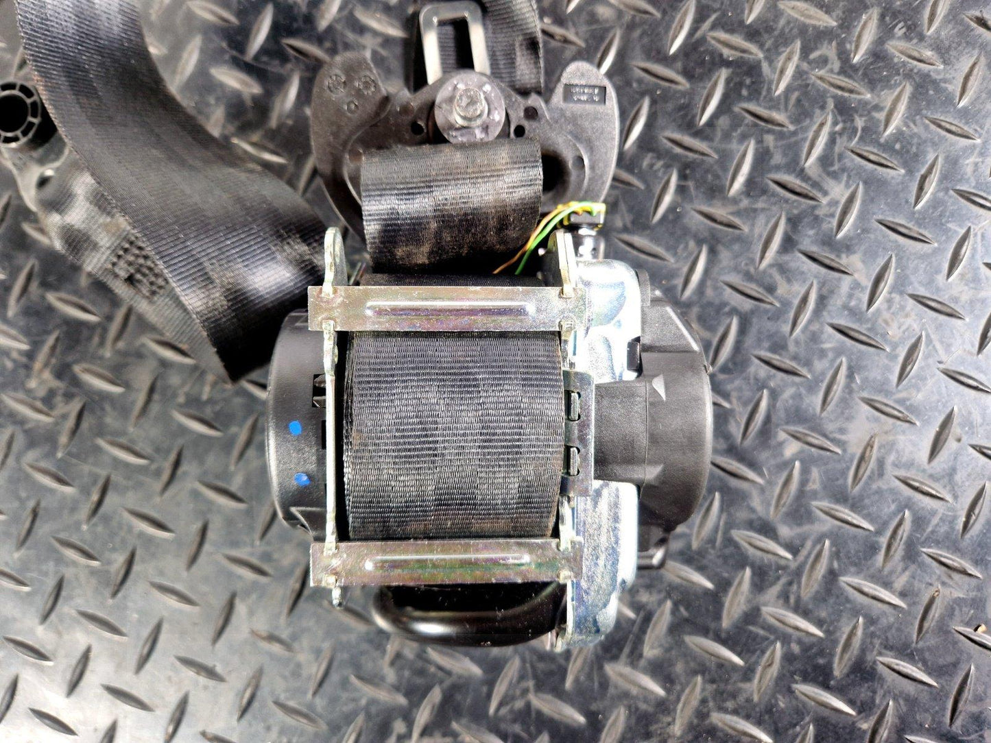 2019-ON LAND ROVER DISCOVERY L550 FRONT LEFT N/S/F SEAT BELT FK72-611B09-AD8PVJ
