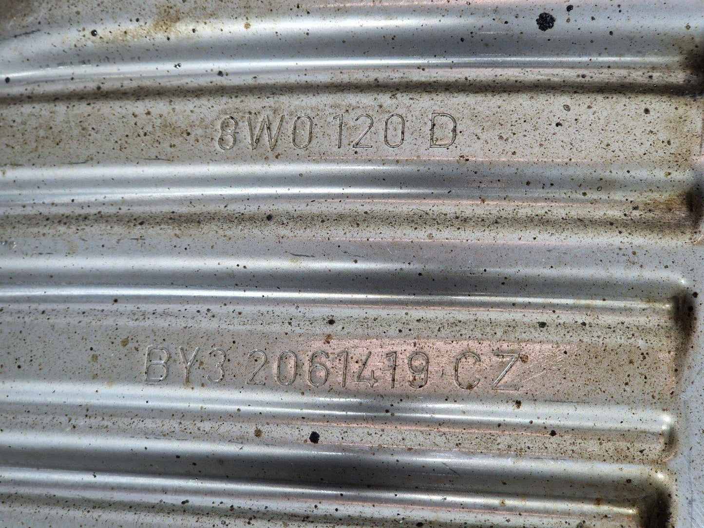 AUDI A4 B9 REAR EXHAUST BOX 8W0253611D BY32061419CZ
