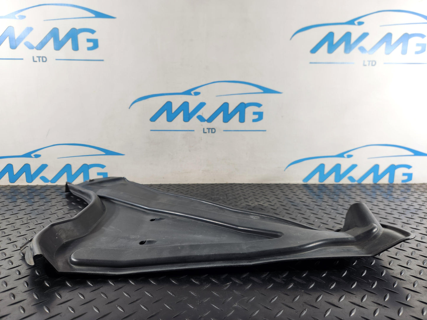 Audi Q7 4M Genuine Rear Right Underbody Cover 4M0825219D