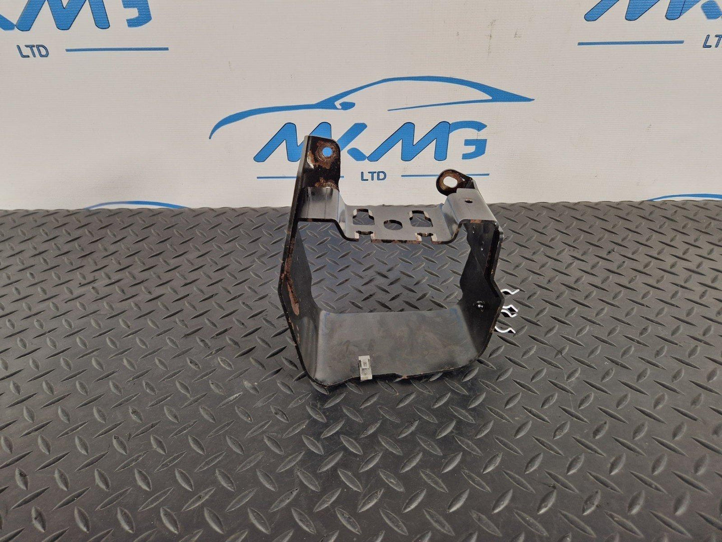 14-19 LAND ROVER L550 DISCOVERY SPORT FUEL FILTER BRACKET / HOLDER LR094192