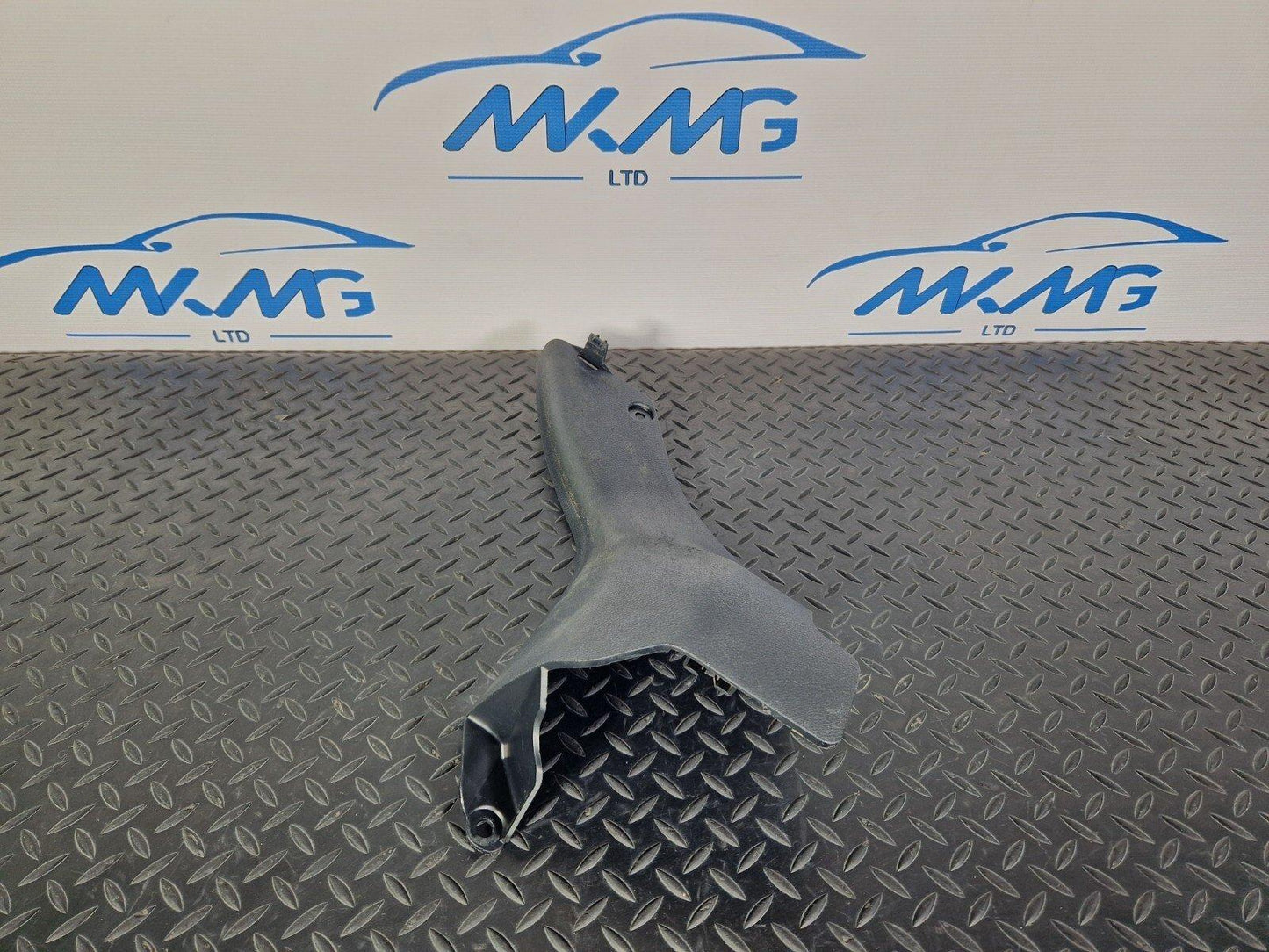 18-ON MERCEDES SPRINTER W907 W910 RIGHT O/S DRIVER DOOR SILL TRIM A9106880100