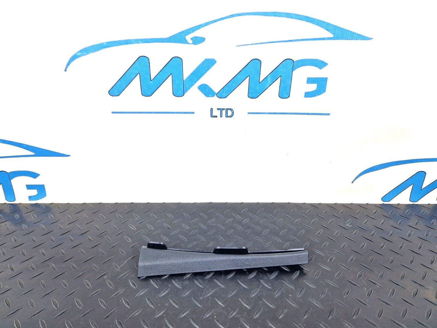 16-19 AUDI A4 AVANT B9 S-LINE GENUINE RIGHT SIDE A PILLAR BRACKET 8W0868204