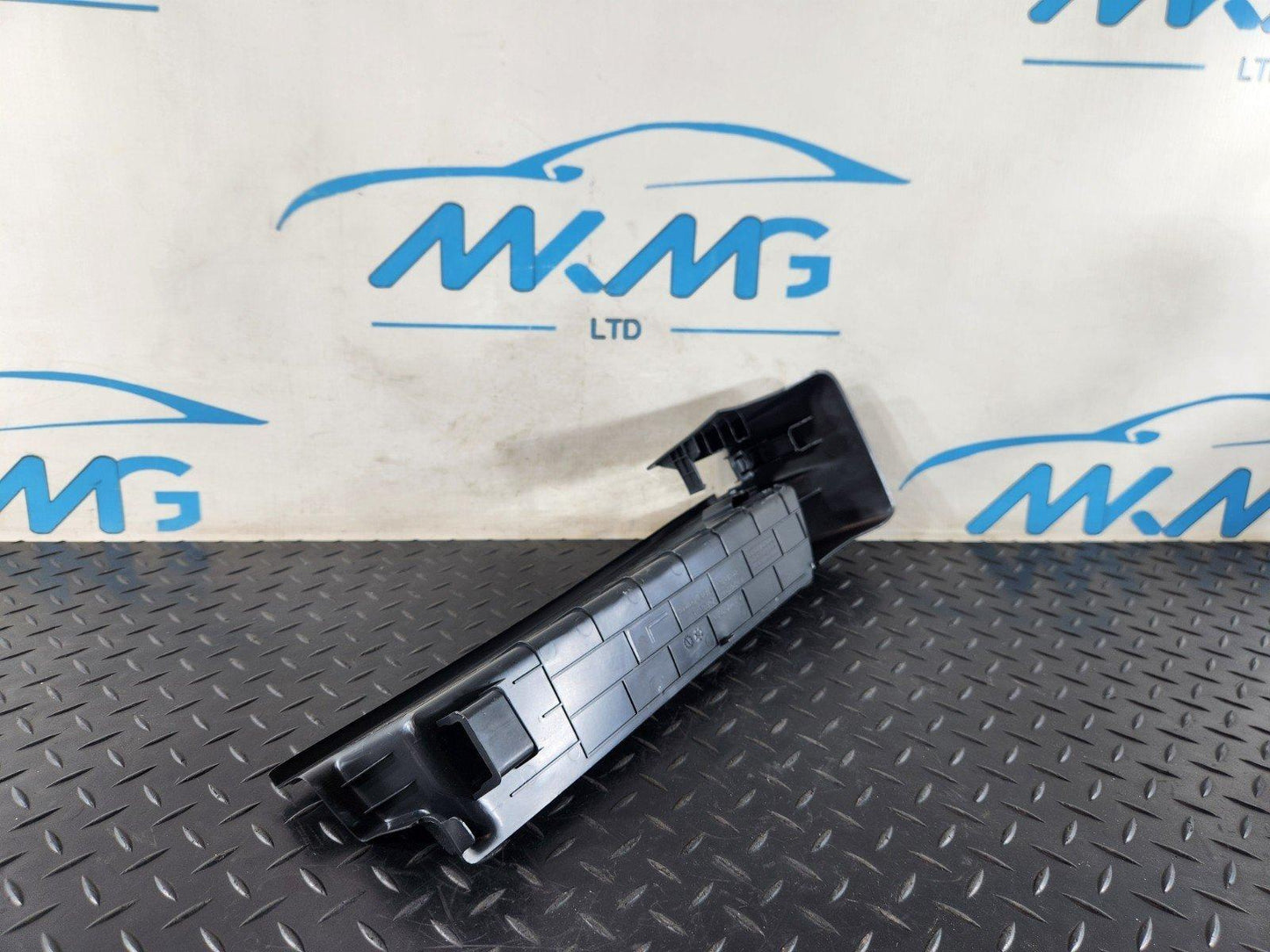 19-ON MERCEDES BENZ B CLASS W247 FRONT LEFT SEAT GUIDE RAIL COVER A2479190100