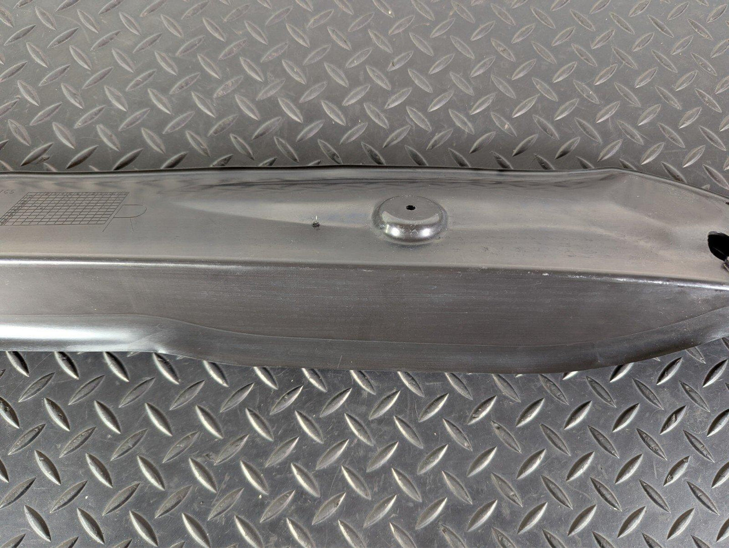 11-19 MERCEDES BENZ ML W166 FRONT RIGHT O/S WING FENDER COVER SEAL A1668890025