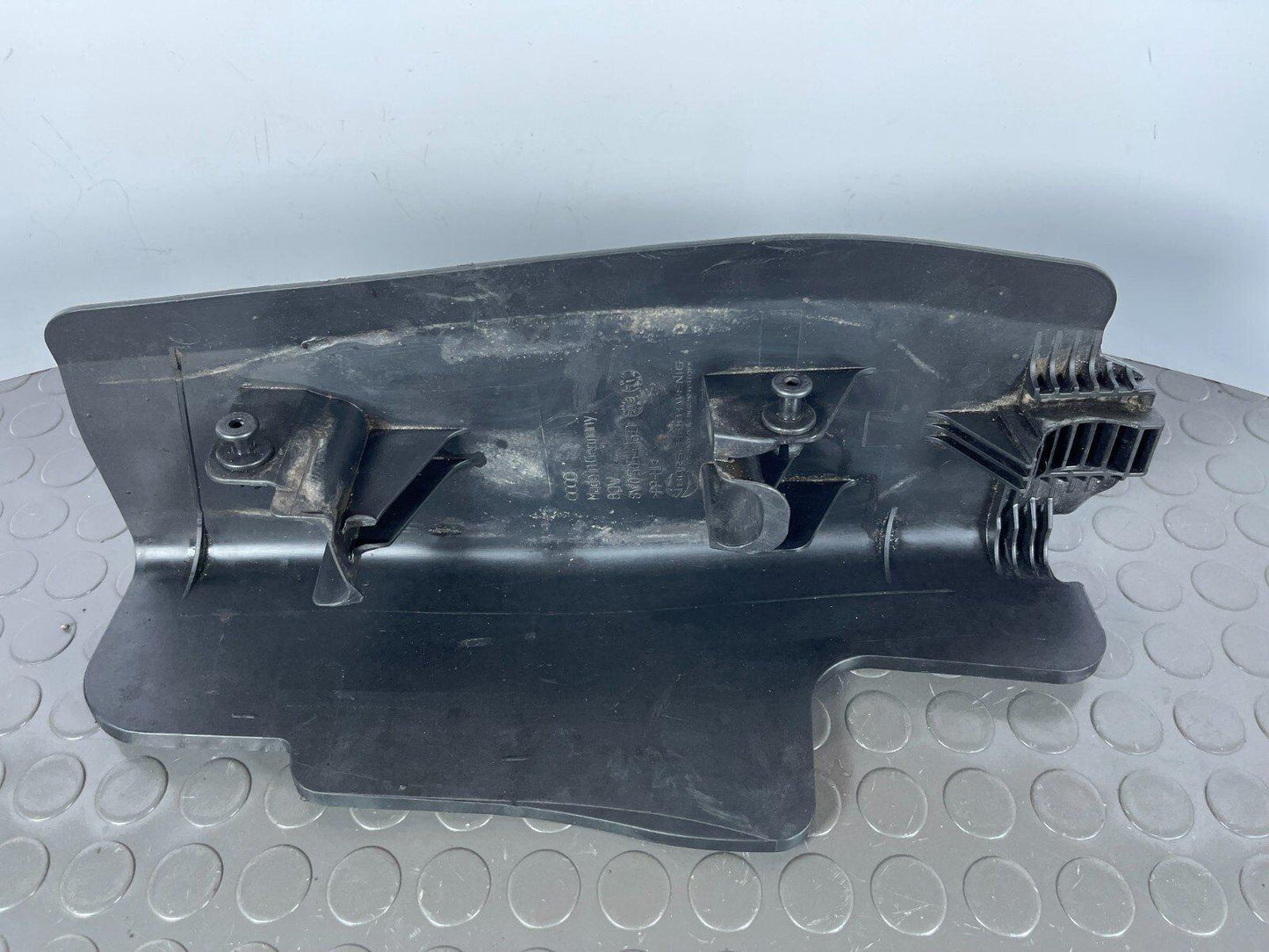 16-19 AUDI A4 B9 GENUINE REAR RIGHT CONTROL ARM COVER GUARD 8W0505416D