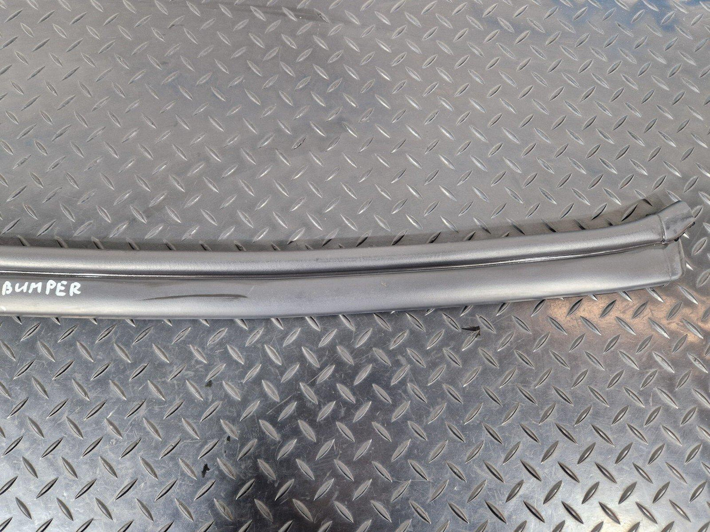 11-18 BMW 6 SERIES F06 GENUINE ENGINE HOOD SEALING RUBBER 7211920