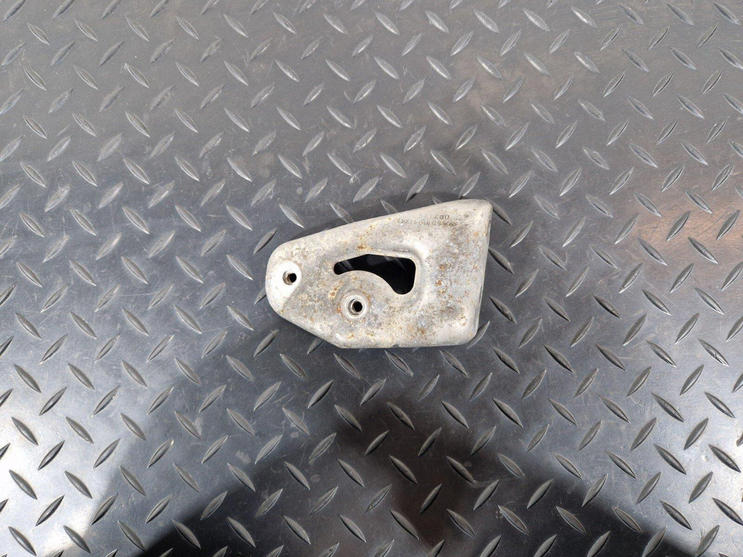 18-ON MERCEDES BENZ SPRINTER W907 AIR FILTER BRACKET MOUNT HOLDER A6510941341