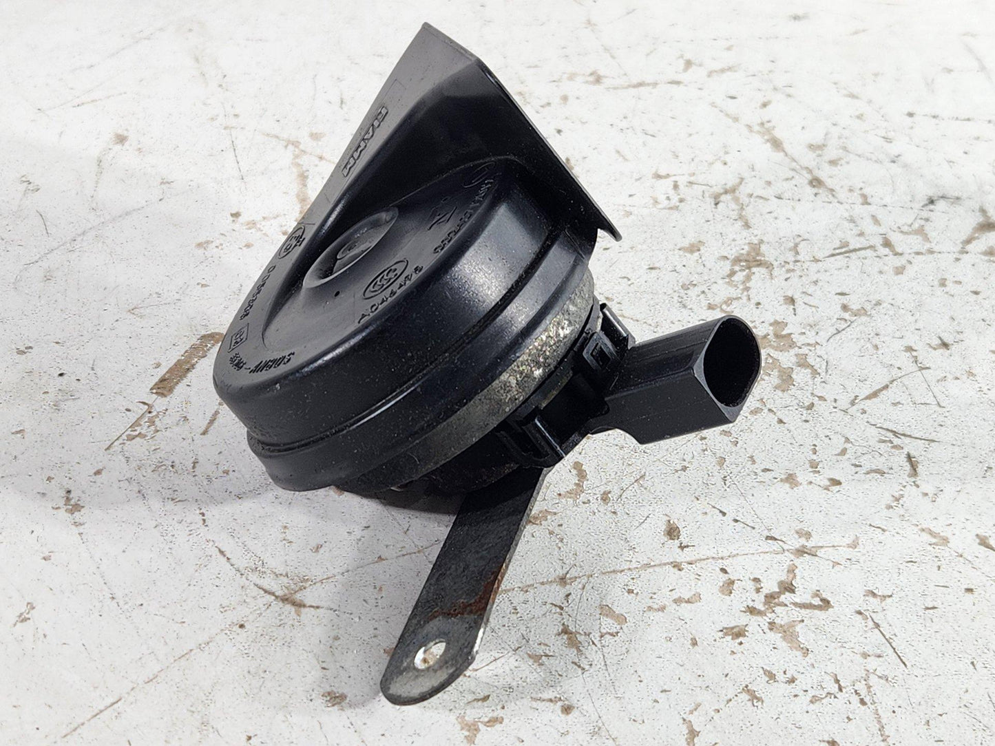 Mercedes-Benz GLE W166 Genuine Low Tone Horn Signal A0075425420