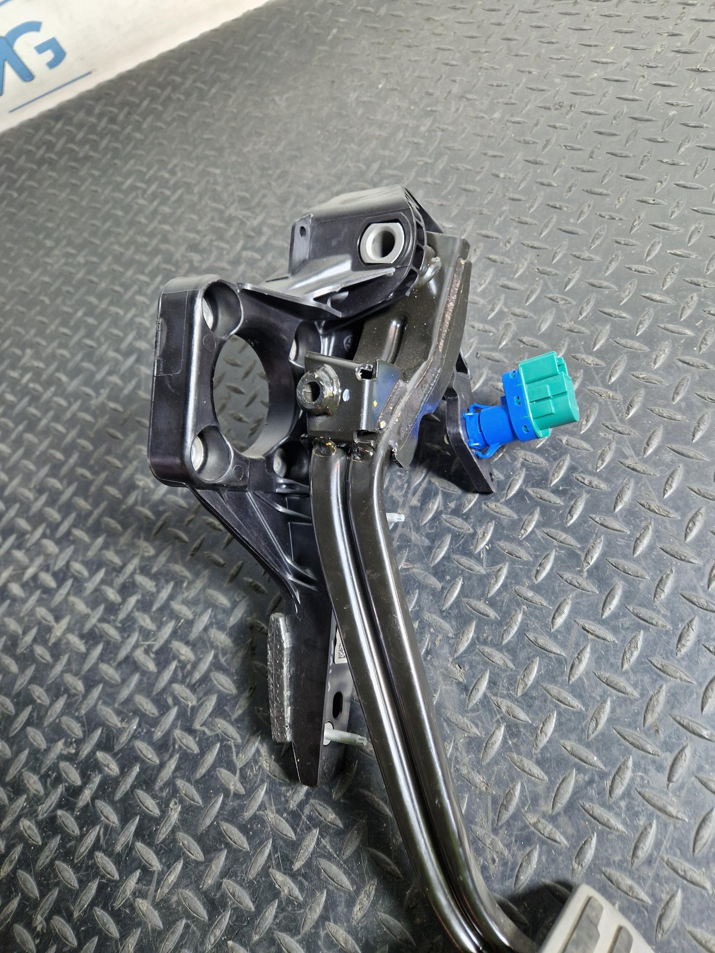 Land Rover Range Rover Evoque L551 2.0 Genuine Brake Pedal GJ3M-2D094-DB