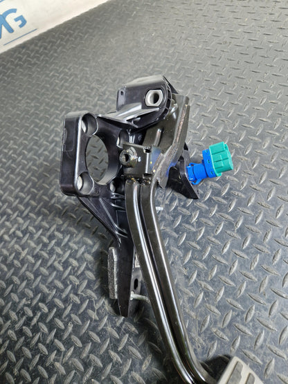 Land Rover Range Rover Evoque L551 2.0 Genuine Brake Pedal GJ3M-2D094-DB