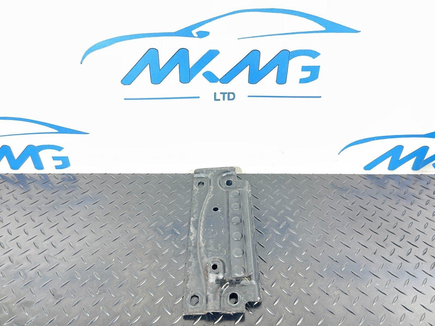 16-19 AUDI A4 B9 MUFFLER MOUNT BRACKET PLATE 8W0803183A