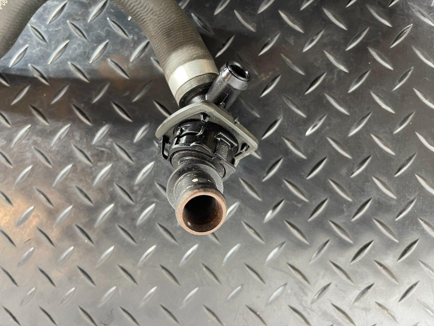 14-21 MERCEDES BENZ C350e W205 A/C PIPE HOSE A2055062460