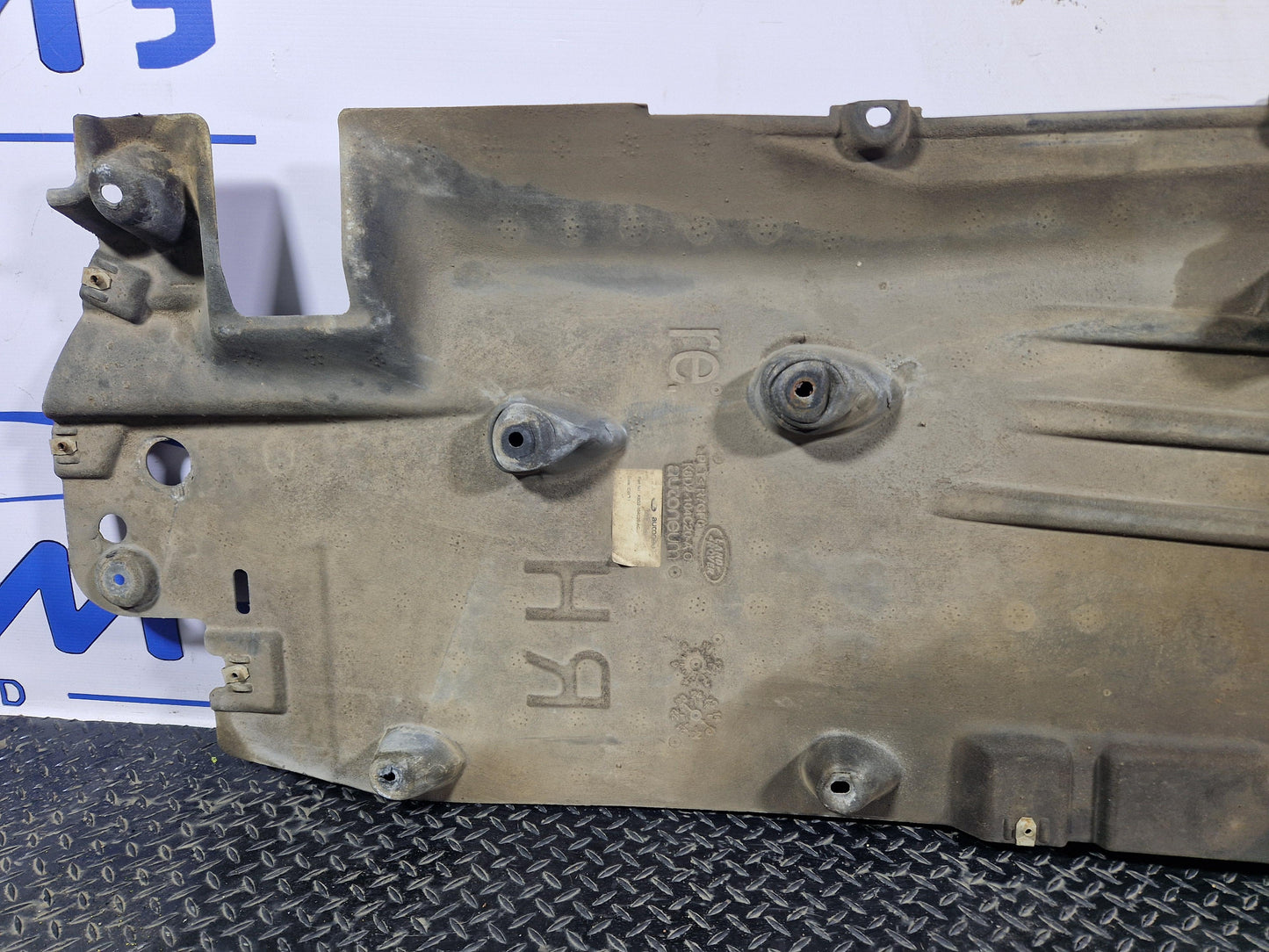 Range Rover Evoque L551 RIGHT O/S DRIVER SIDE UNDER BODY TRAY K8D2104C20AC
