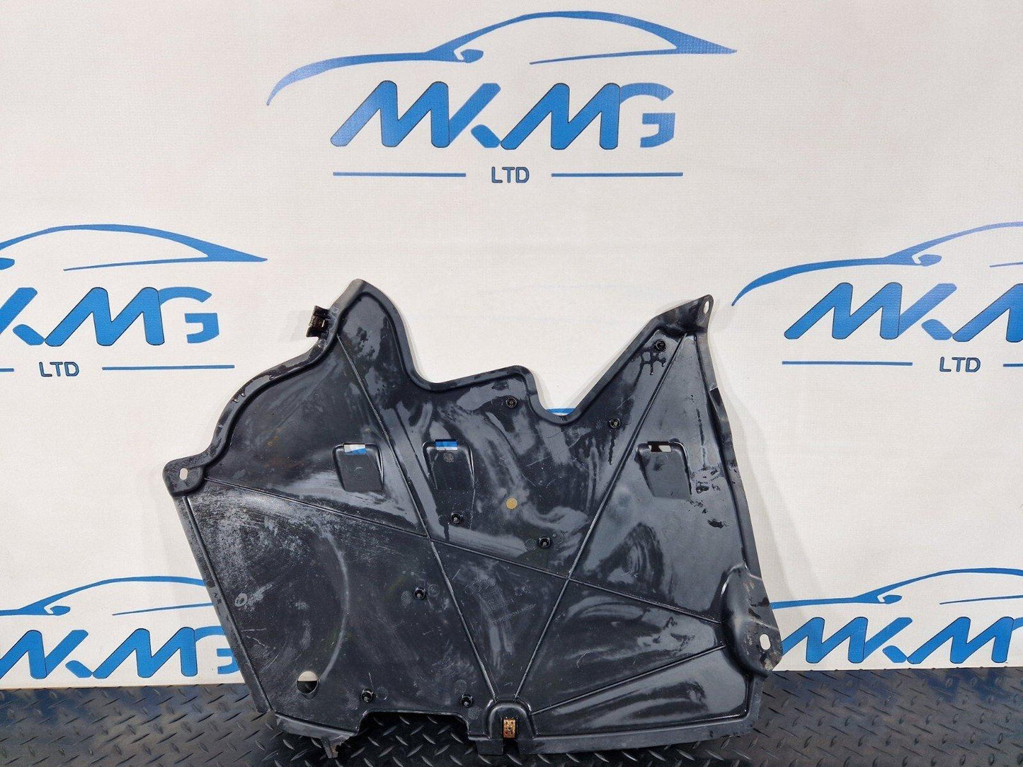 16-19 AUDI A4 B9 GENUINE REAR LEFT SIDE UNDERTRAY COVER 8W0825217A