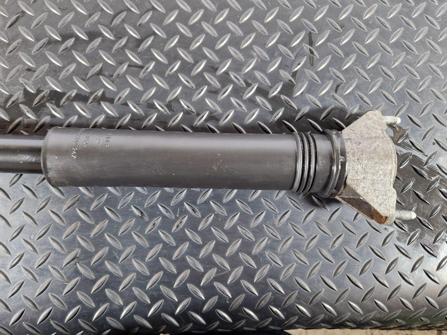19-ON MERCEDES BENZ CLA C118 GENUINE REAR LEFT SHOCK ABSORBER A1183201501
