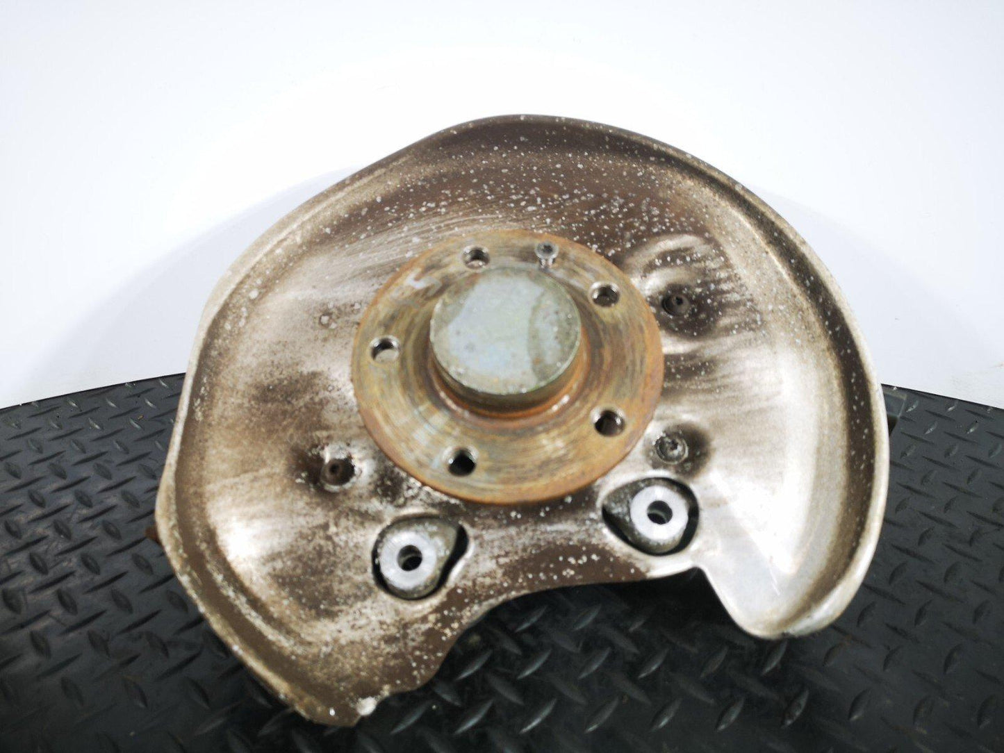 16-19 AUDI A4 B9 GENUINE 1.4 TFSI REAR RIGHT O/S WHEEL HUB & BEARING 8W0615612