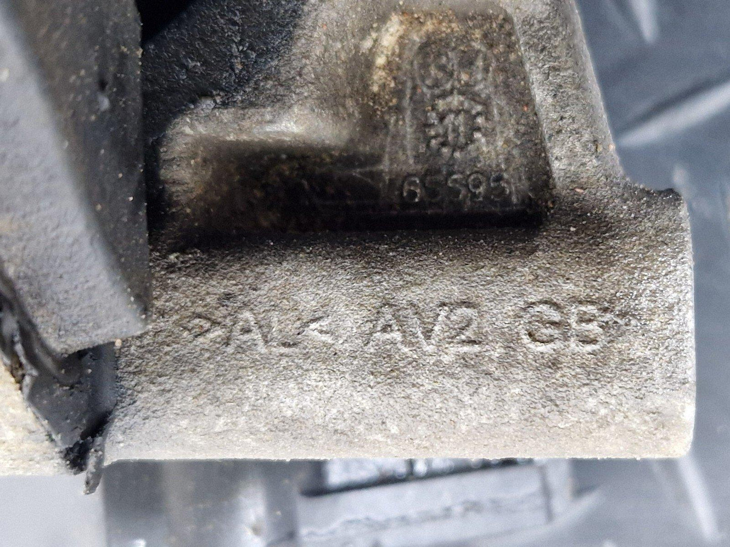10-18 AUDI A7 4G S-LINE ENGINE  MOUNT BRACKET  MP5161