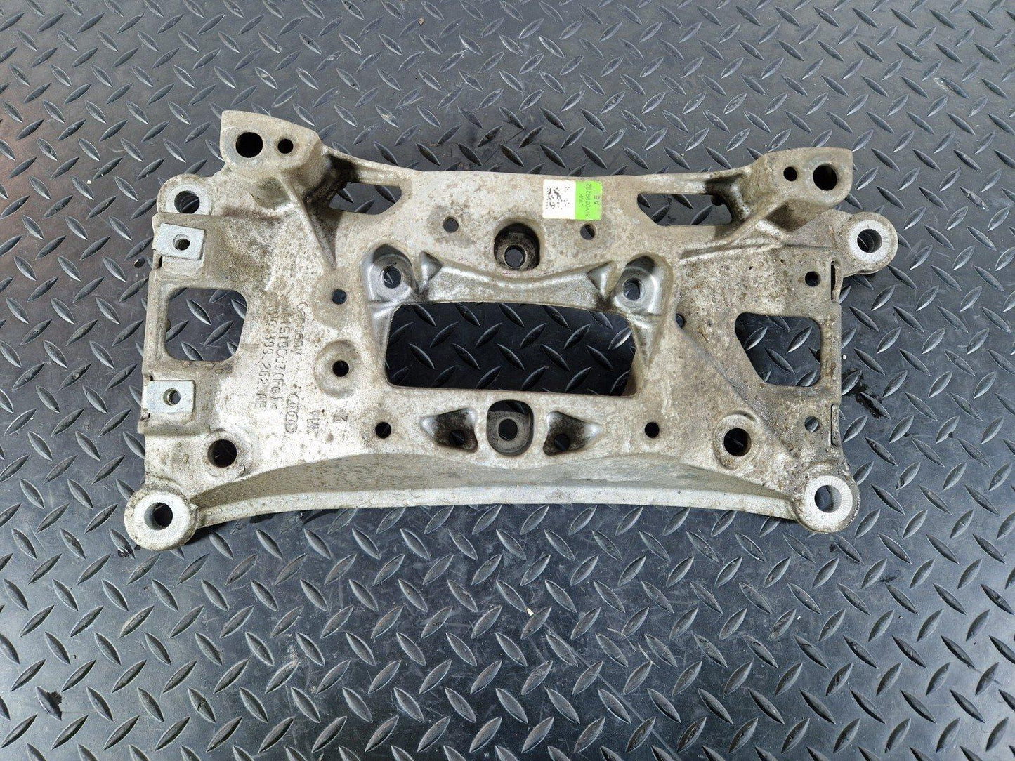 16-19 AUDI A4 B9 GENUINE OEM GEARBOX TRANSMISSION MOUNT BRACKET 8W0399262AE