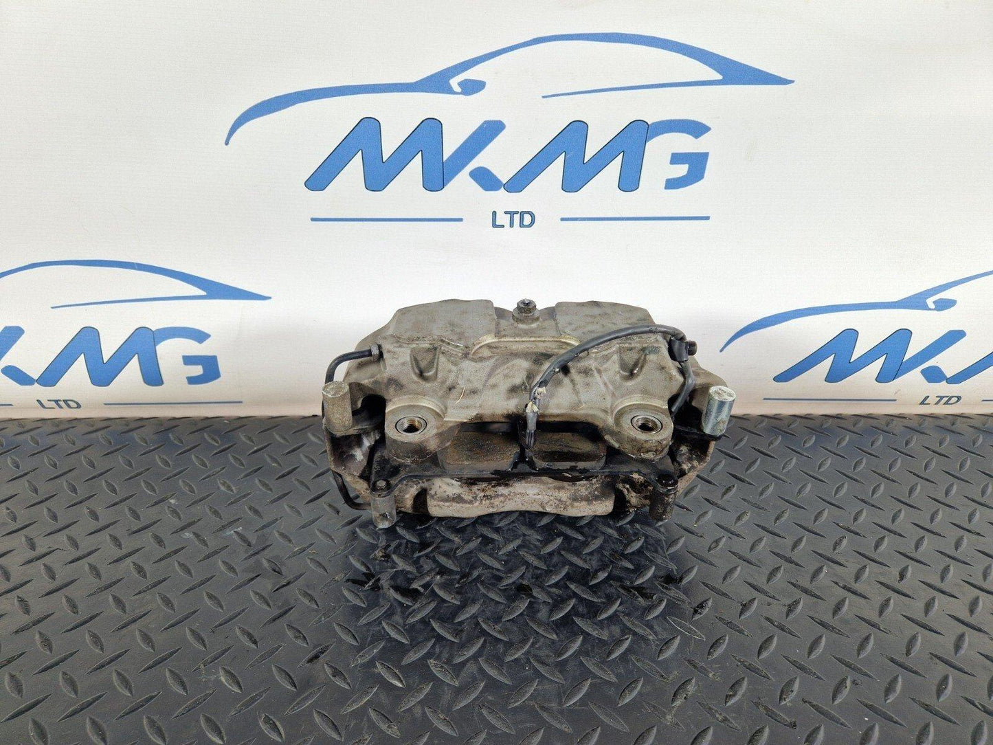 16-19 AUDI A4 B9 AVANT FRONT LEFT BRAKE CALIPER WITH BRAKE PAD 8W05BG