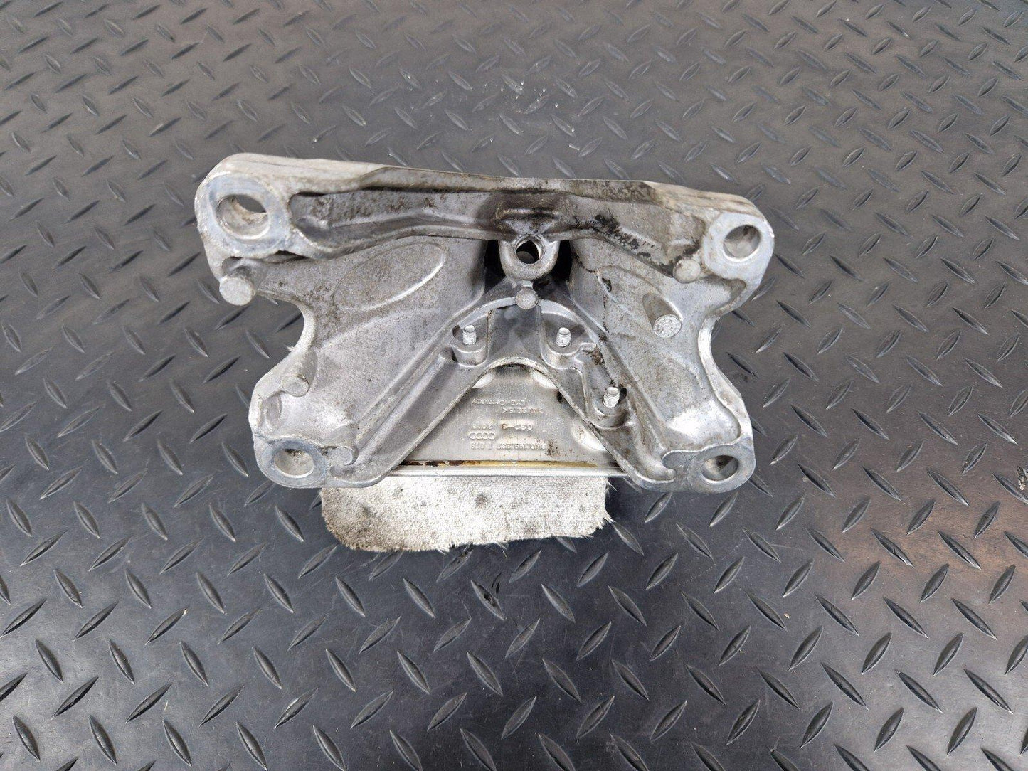 12-17 AUDI S5 CONVERTIBLE FRONT LEFT ENGINE MOUNT BRACKET 8K0199307BG 8K0199387