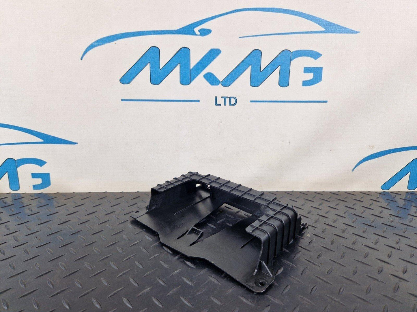 10-15 AUDI Q7 4L  OEM REAR CONTROL UNIT BRACKET HOLDER MOUNT RETAINER 4L0907731