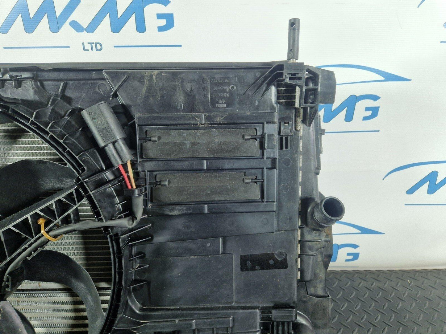 14-21 BMW 2 SERIES F45 F46 218D GENUINE COOLANT RADIATOR & FAN 7617630 7617608