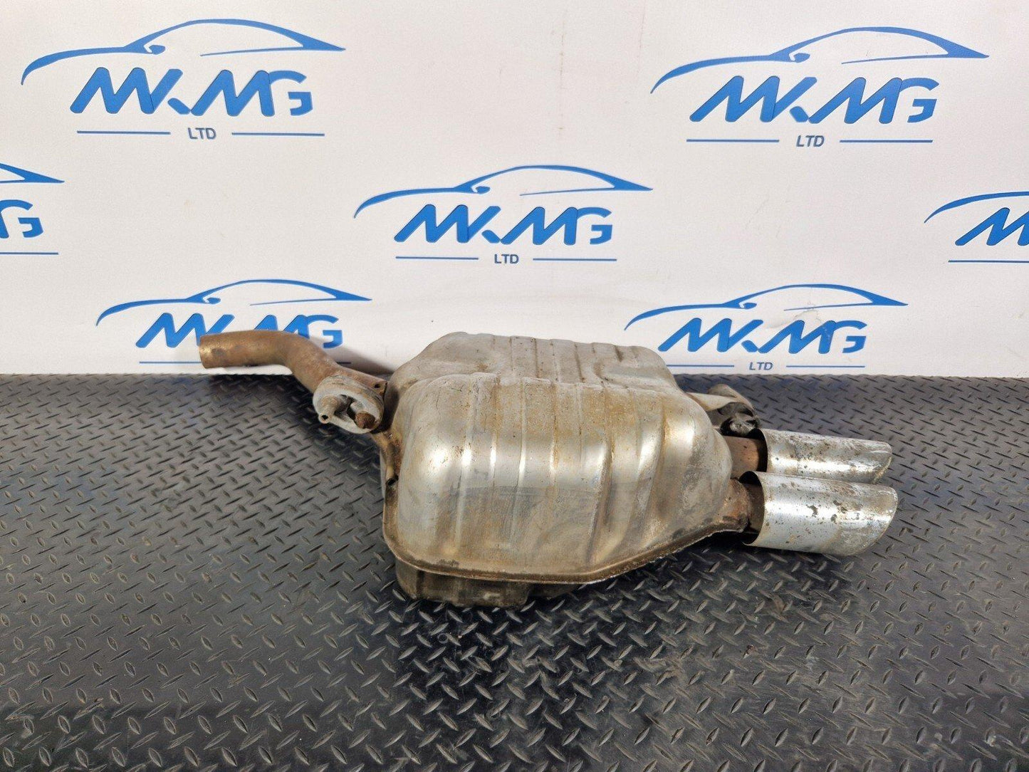16-19 AUDI A4 B9 REAR EXHAUST BOX 8W0253611D