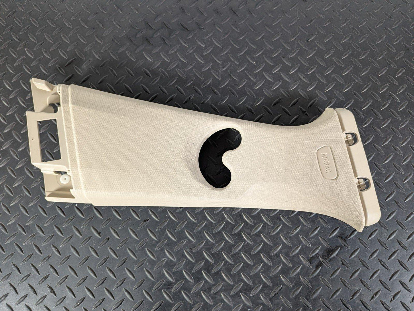 14-21 BMW 2 SERIES 218d GRAN TOURER F46 FRONT RIGHT SIDE B PILLAR TRIM 7329588