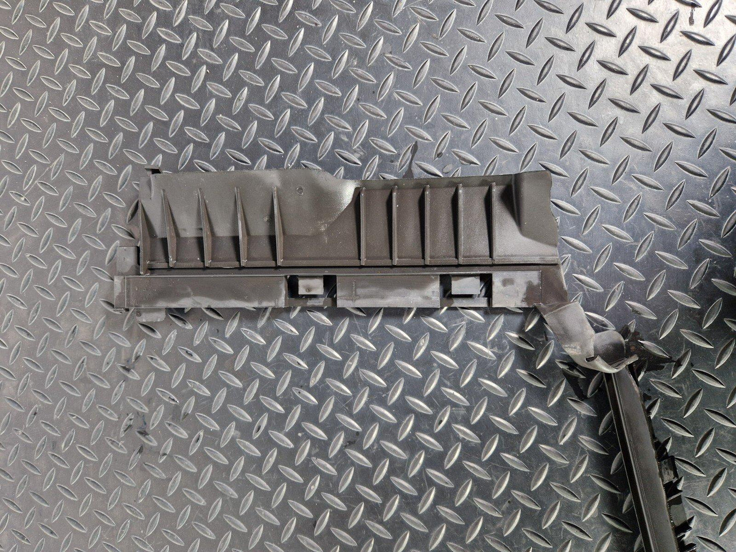 14-21 MERCEDES BENZ C220d W205  RADIATOR AIR GUIDE DUCT A2055050130