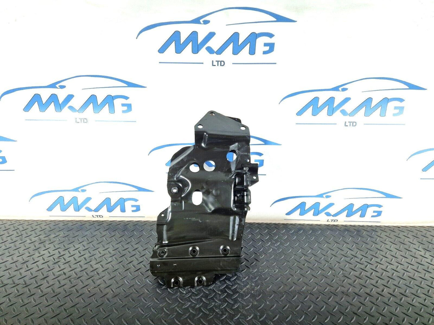 12-17 AUDI S5 CONVERTIBLE REAR RIGHT ROOF MOUNT BRACKET 104021DD31936