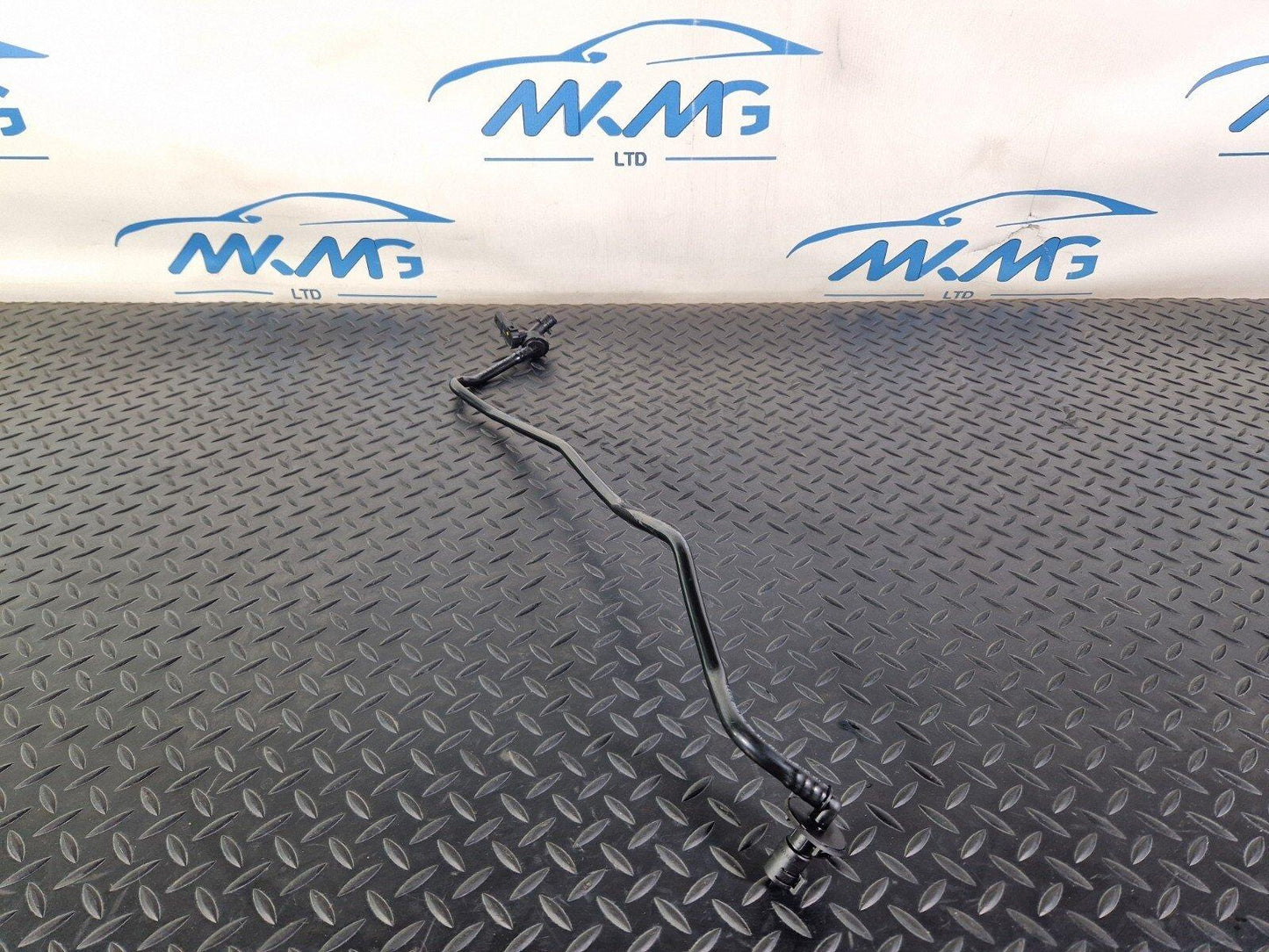 16-19 AUDI A4 AVANT B9 3.0 TDI S-LINE VACUUM HOSE PIPE 8W0611933G